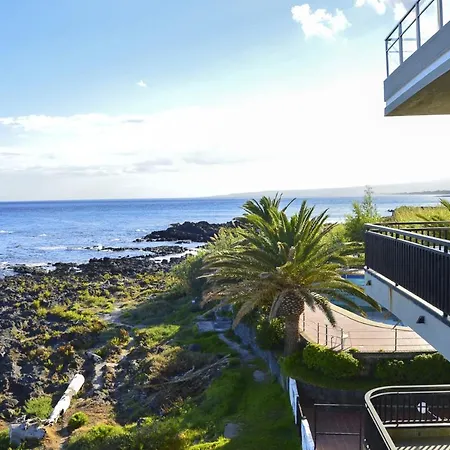 Sea View Terrace Apartment: Beachfront With Pool Apartment Giardini Naxos