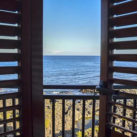 Sea View Terrace Apartment: Beachfront With Pool * Giardini Naxos