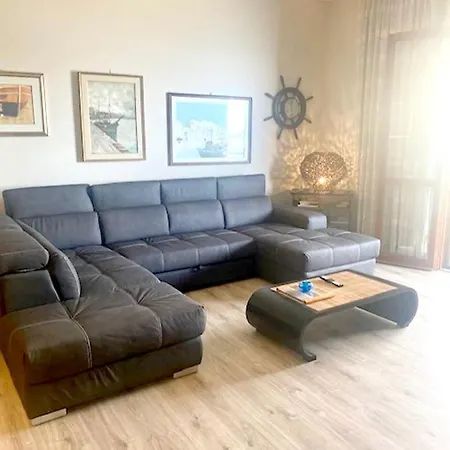 Sea View Terrace Apartment: Beachfront With Pool