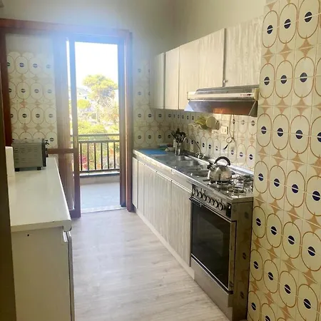 Sea View Terrace Apartment: Beachfront With Pool *